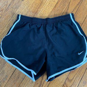 girls black nike running shorts size L